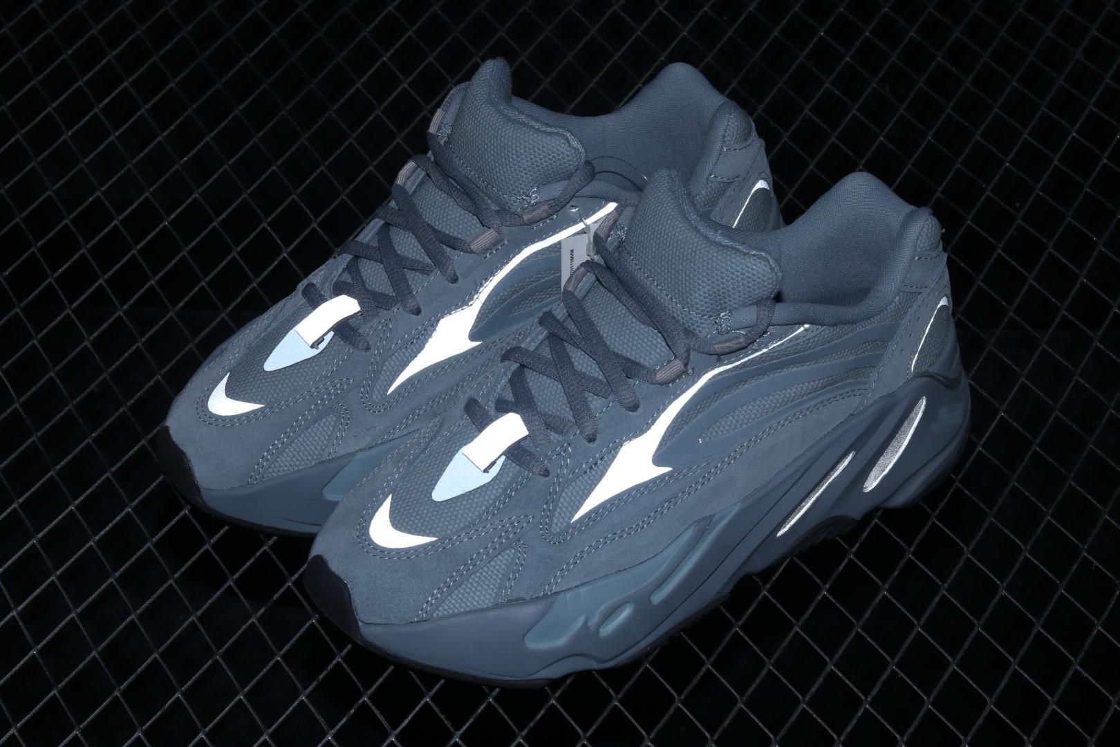 adidasUnisex Yeezy Boost 700 - Hospital Blue