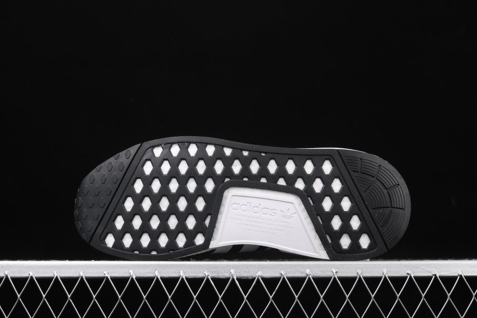 adidasUnisex NMD R1 V2 - Black White