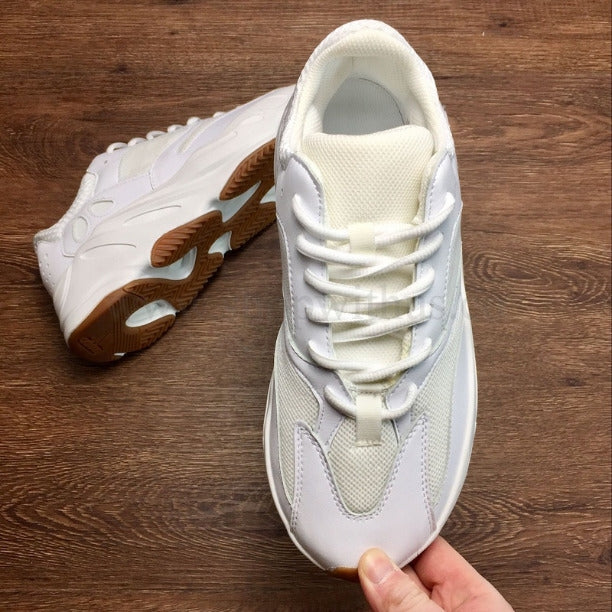 YEEZY Boost 700 - White/Gum