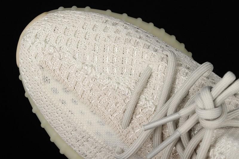 adidasUnisex Yeezy Boost 350 V2 - Light