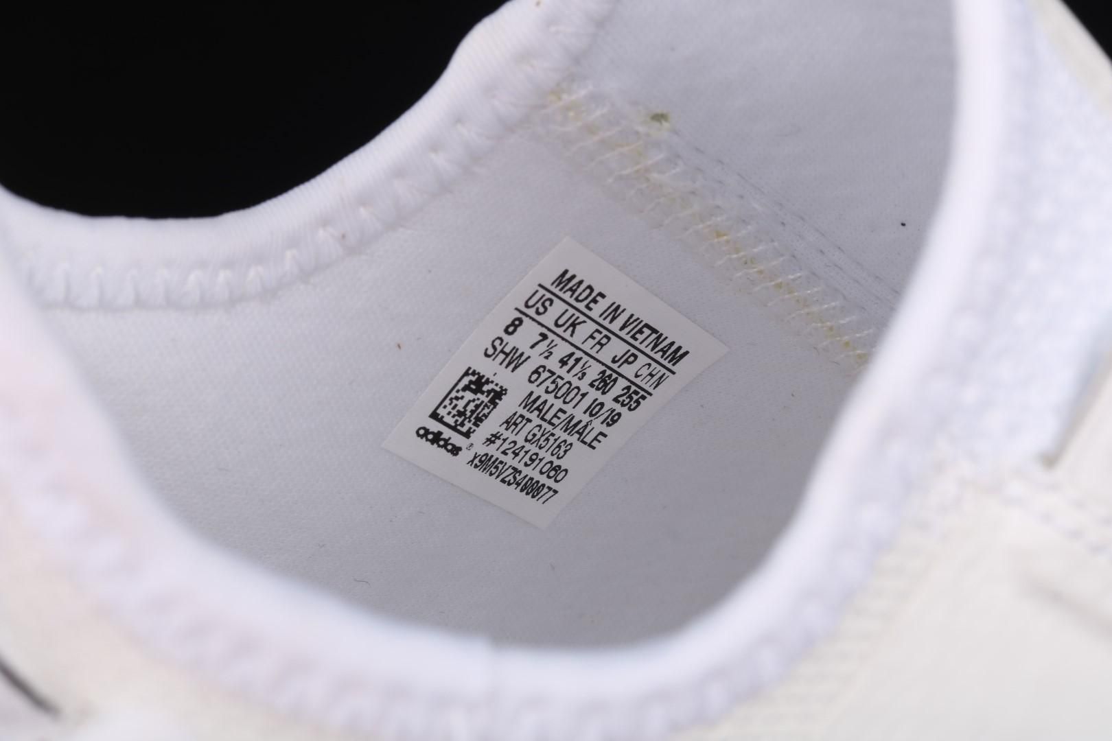 adidasUnisex NMD R1 V2 - White Speckled
