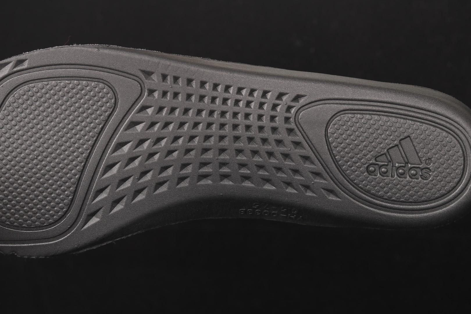adidasUnisex Yeezy Boost 700 MNVN - Bone