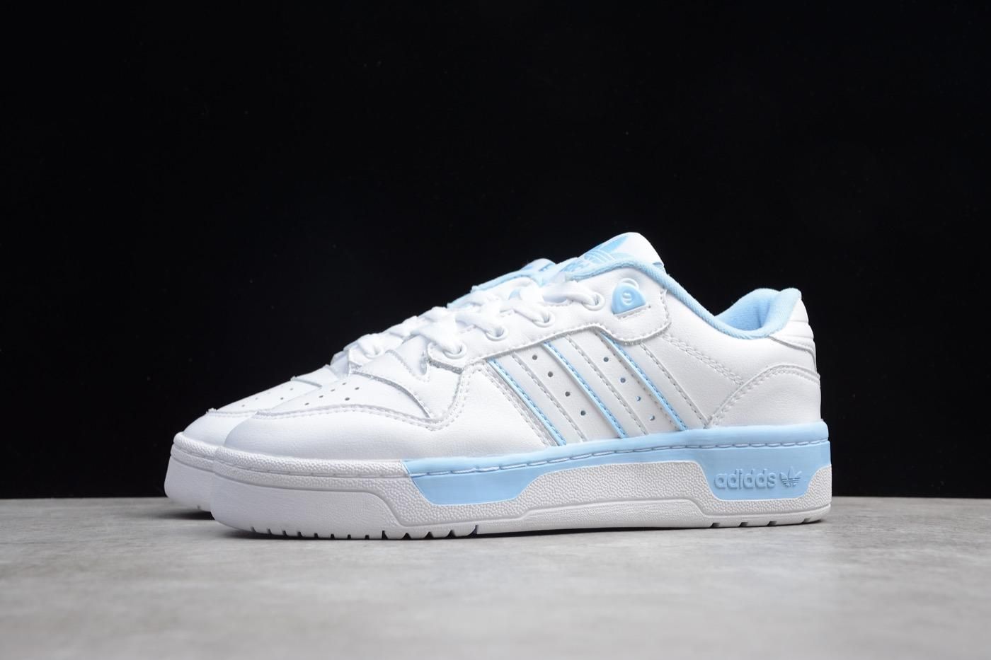 Rivalry Low - Cloud White/Glow Blue