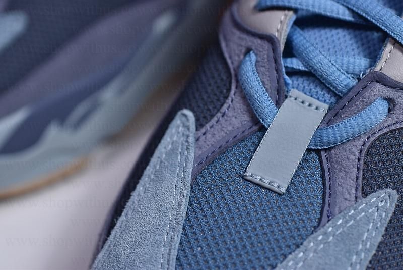 adidasYEEZY Boost 700 - Carbon Blue