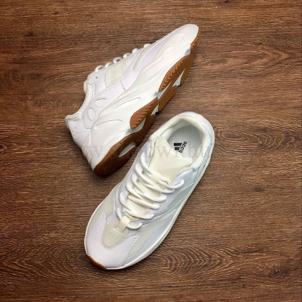 YEEZY Boost 700 - White/Gum