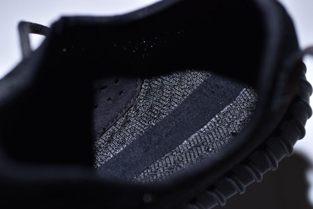 YEEZY Boost 350 - Pirate Black