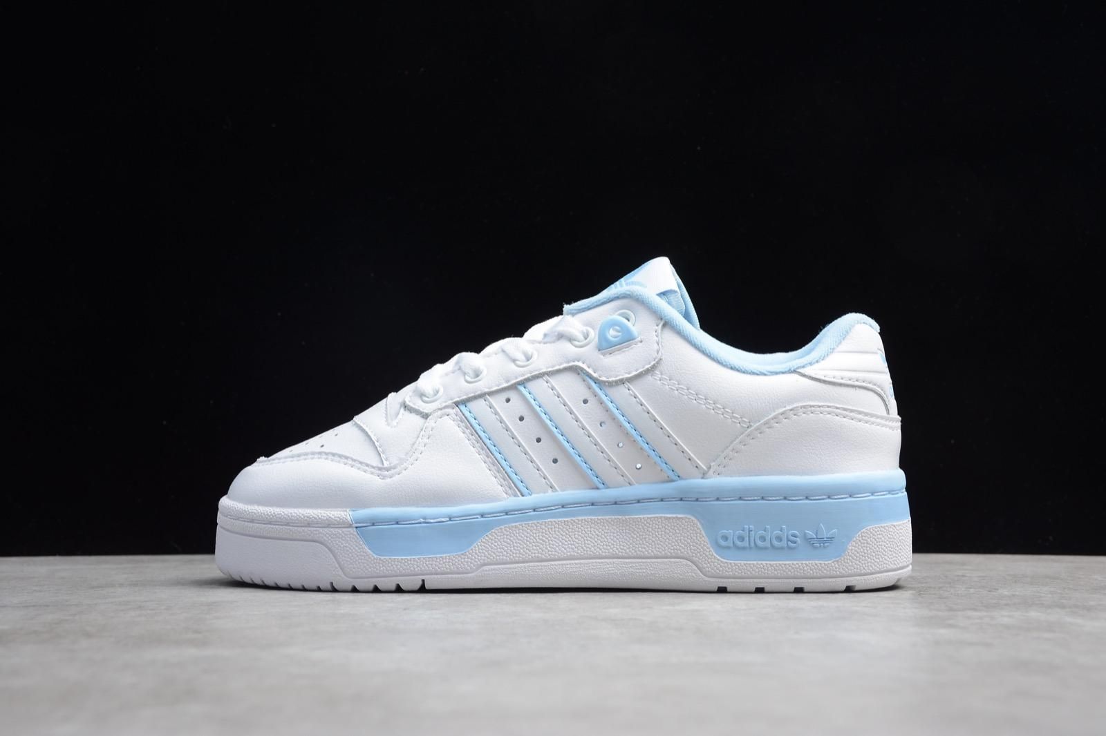 Rivalry Low - Cloud White/Glow Blue