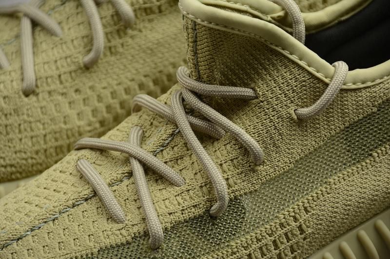YEEZY Boost 350 V2 - Sulfur