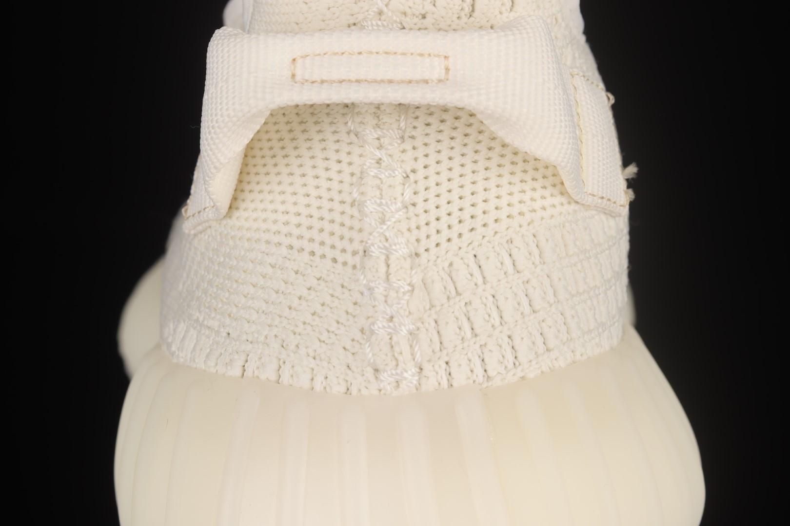 adidasUnisex Yeezy Boost 350 V2 - Bone