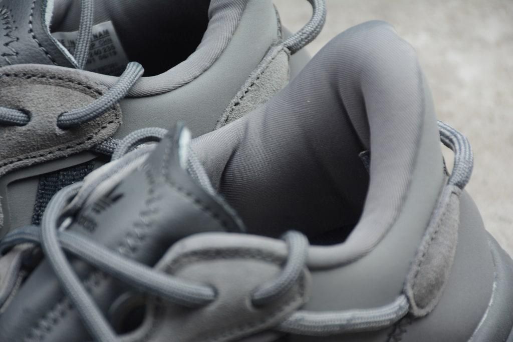adidasOriginals Ozweegoo - Carbon