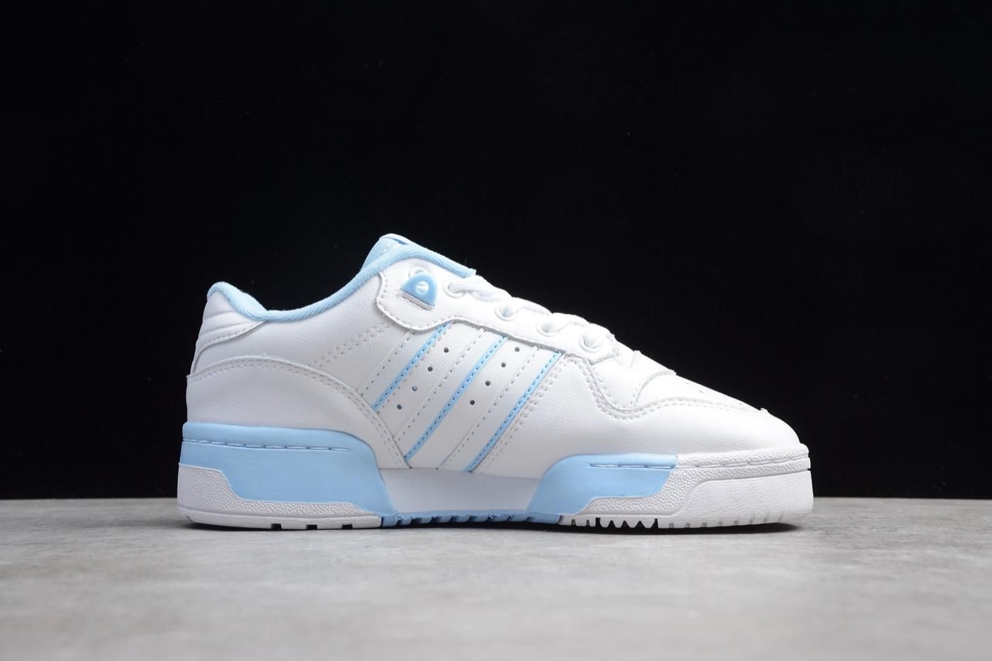 Rivalry Low - Cloud White/Glow Blue