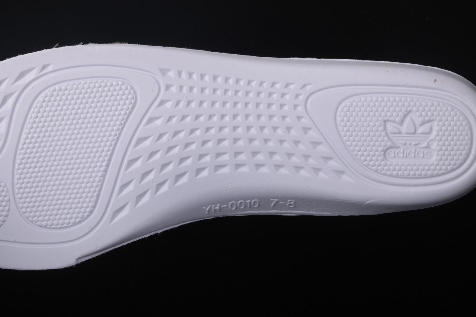 adidasUnisex Yeezy Boost 350 V2 - Zyon