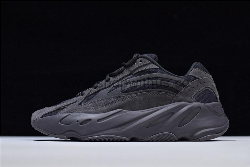 YEEZY Boost 700 V2 - Vanta
