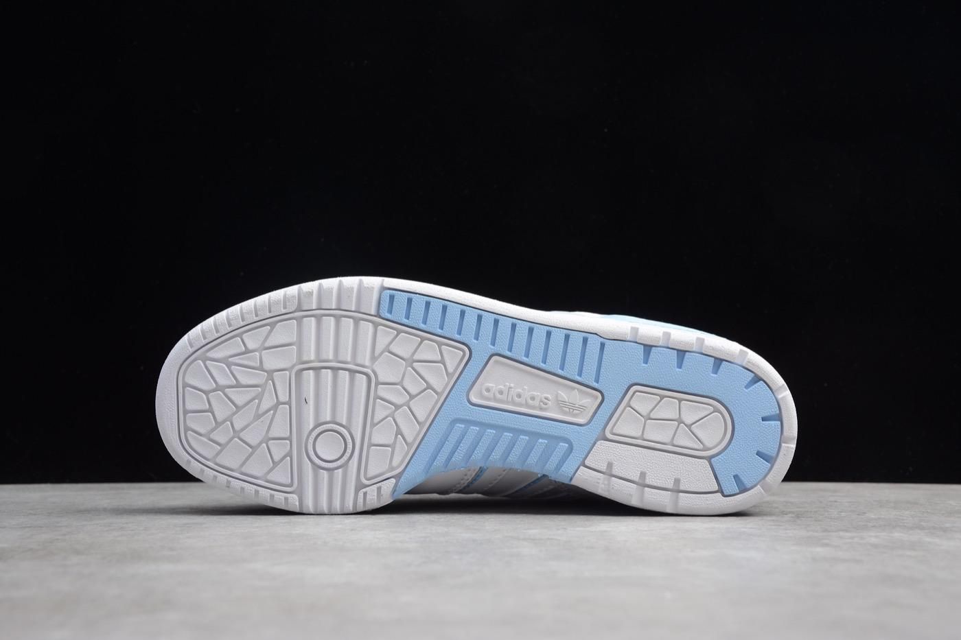 Rivalry Low - Cloud White/Glow Blue