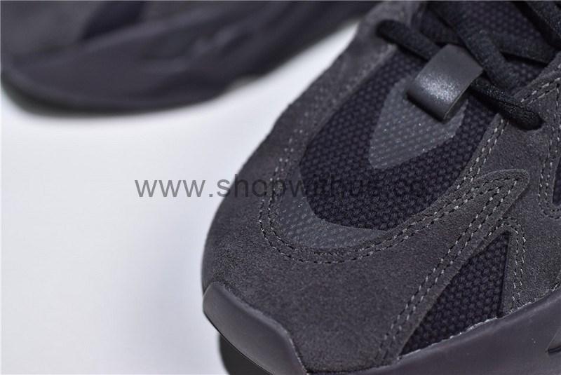 YEEZY Boost 700 V2 - Vanta