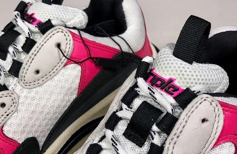 UnisexBalenciaga Triple S - Black/Pink