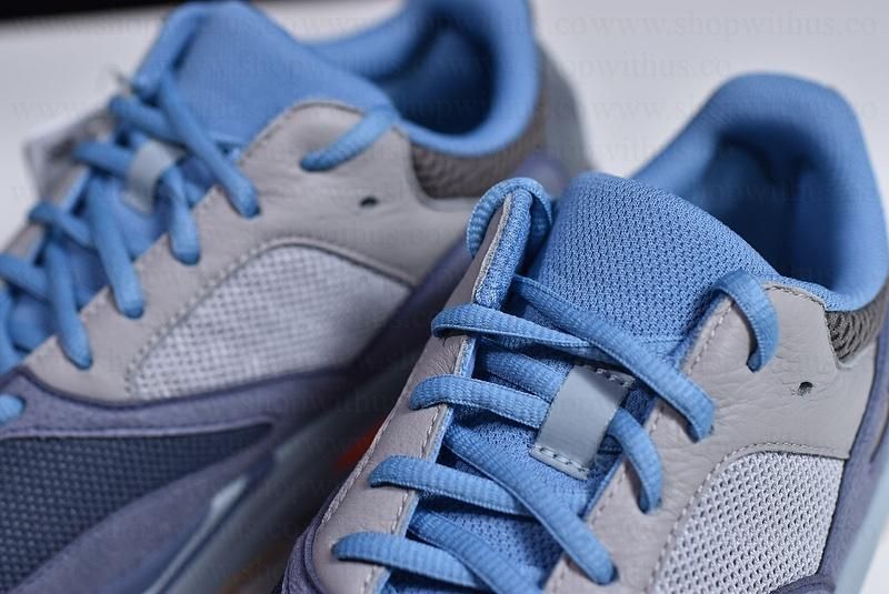 adidasYEEZY Boost 700 - Carbon Blue