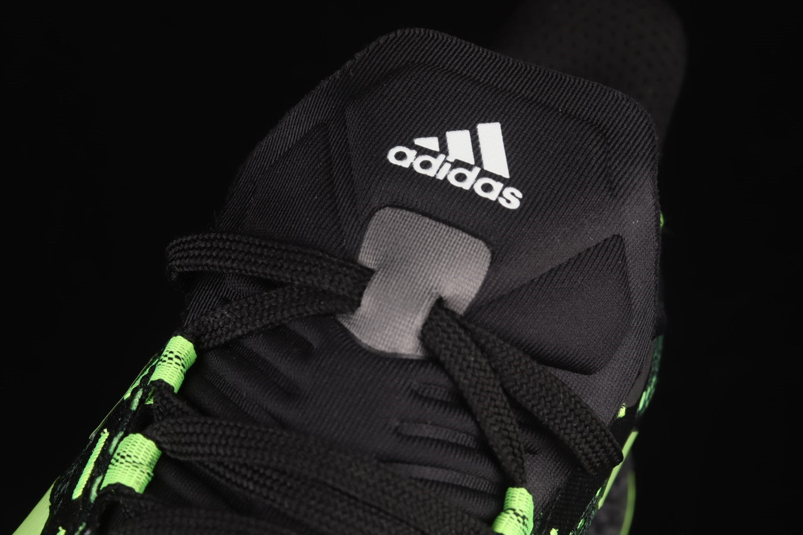 adidasUnisex 4DFWD Pulse - Core Black /Signal Green
