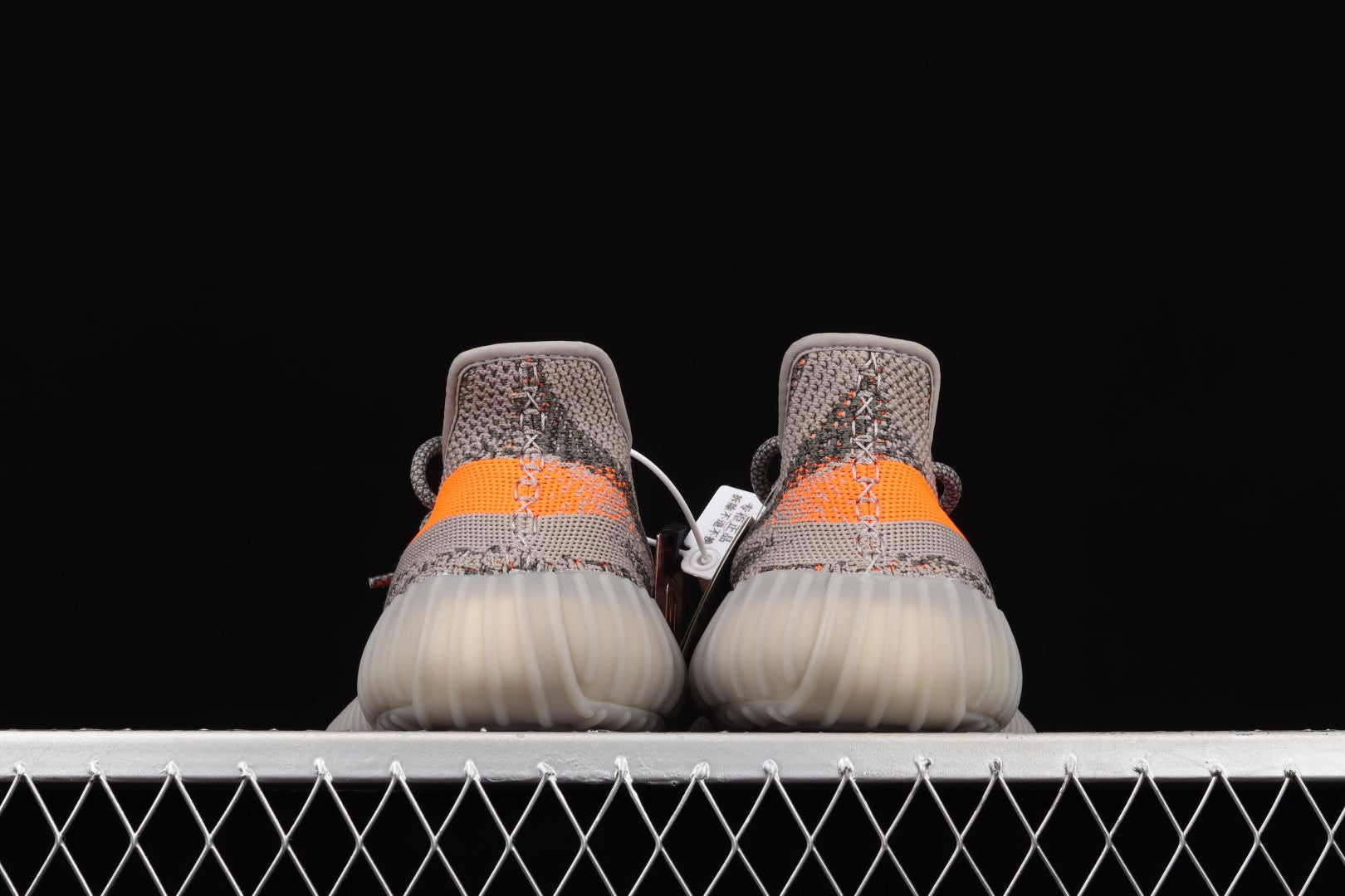 adidasUnisex Yeezy Boost 350 V2 - Beluga Reflective