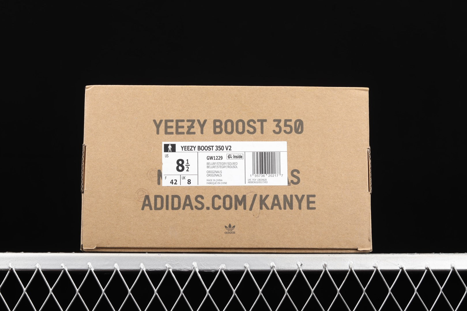 adidasUnisex Yeezy Boost 350 V2 - Beluga Reflective