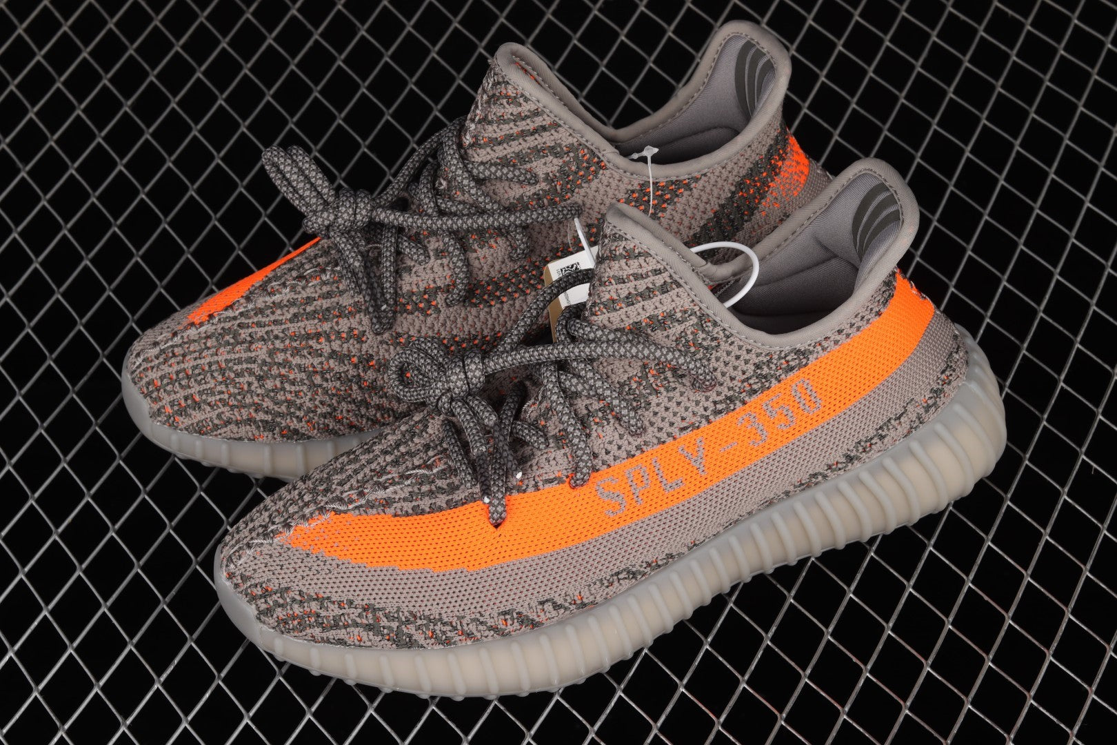 adidasUnisex Yeezy Boost 350 V2 - Beluga Reflective