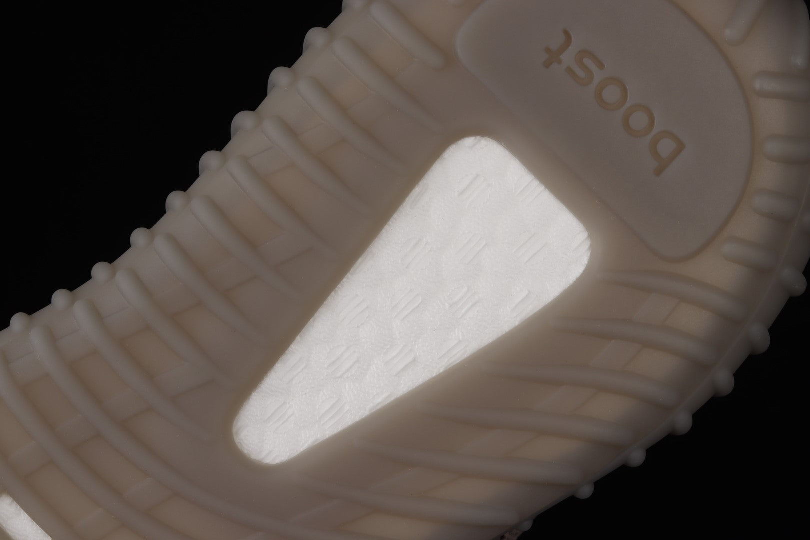 adidasUnisex Yeezy Boost 350 V2 - Beluga Reflective
