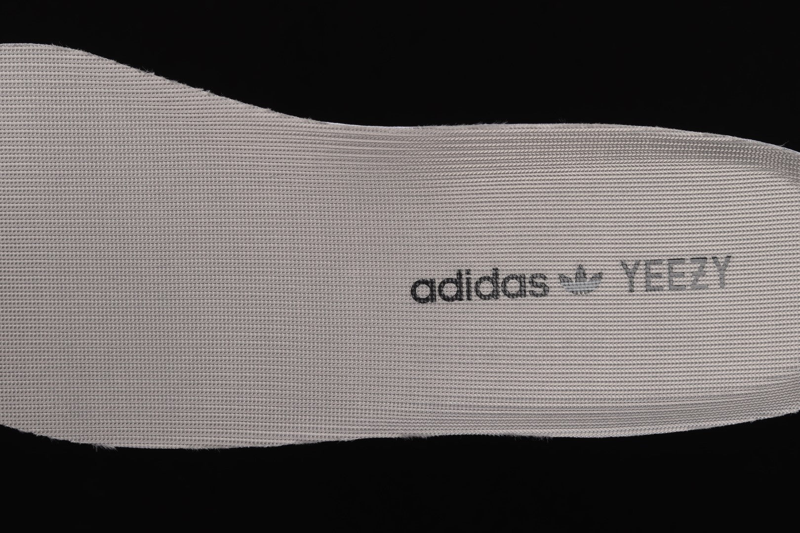 adidasUnisex Yeezy Boost 350 V2 - Beluga Reflective