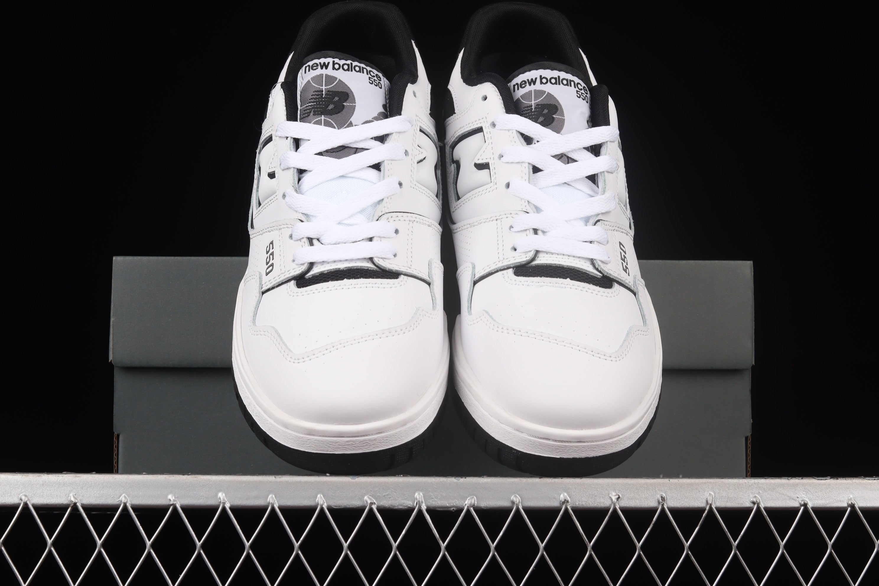 New Balance 550 - White/Black