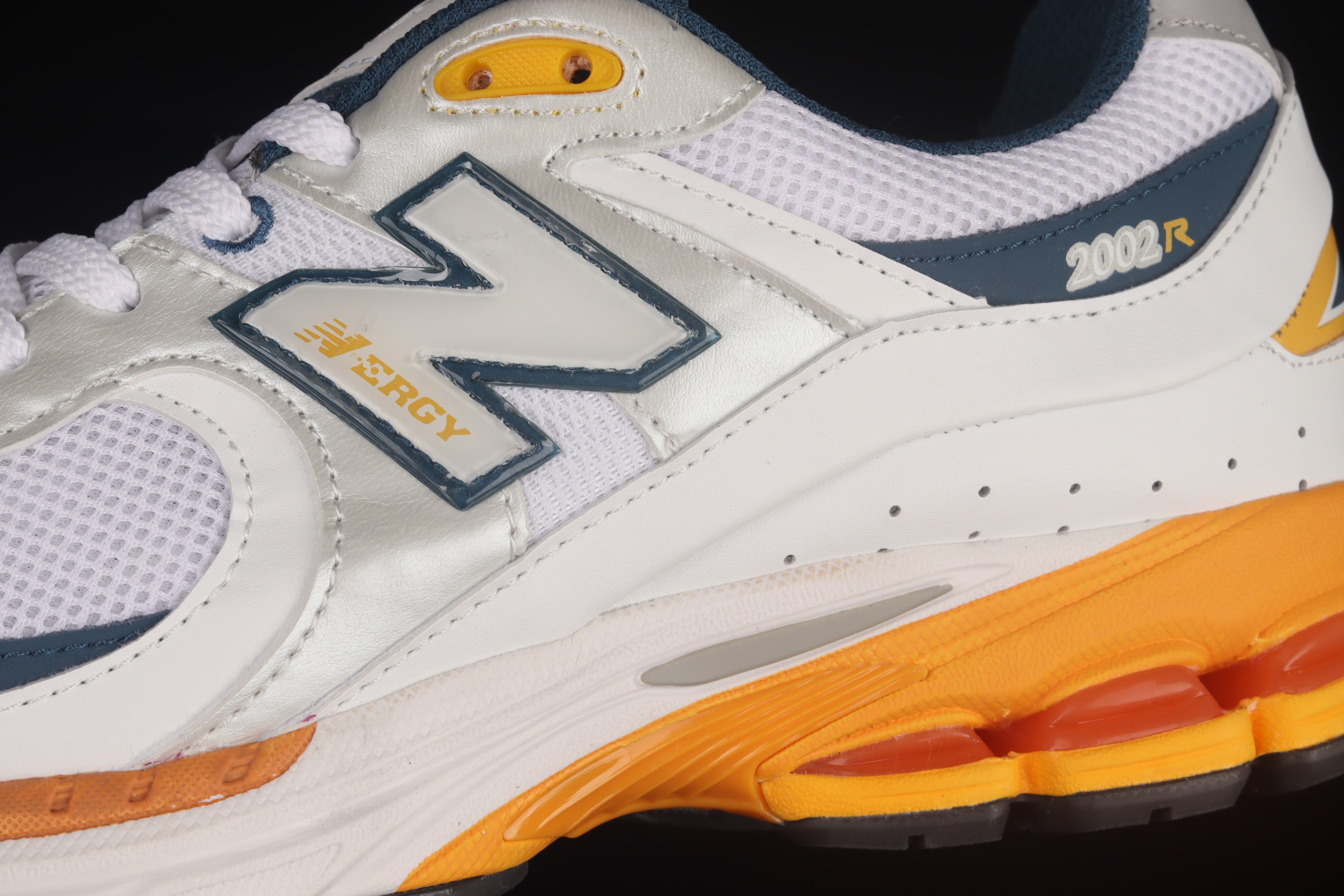 New Balance 2002R - White/Lagoon