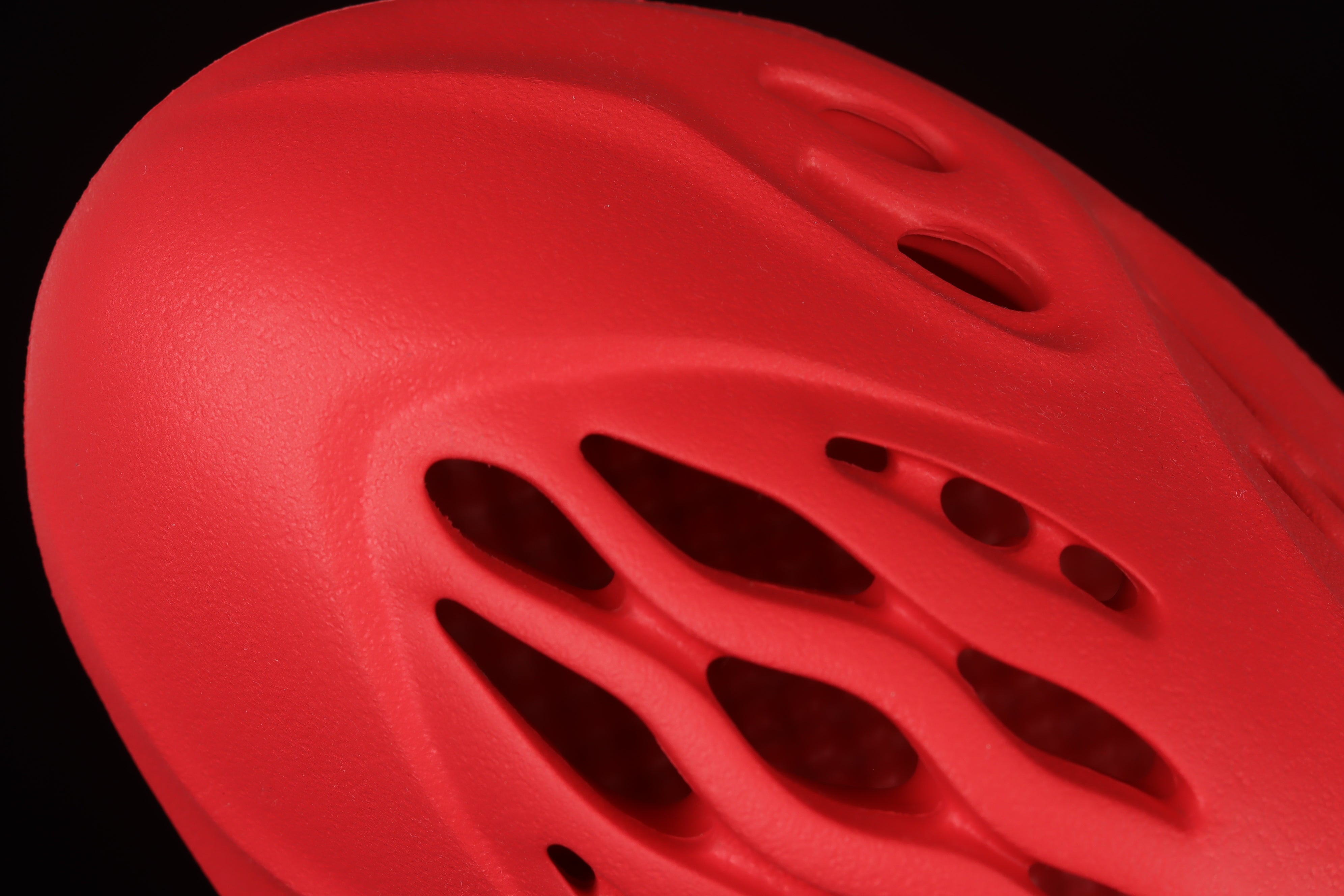 Yeezy Foam RNNR - Vermillion