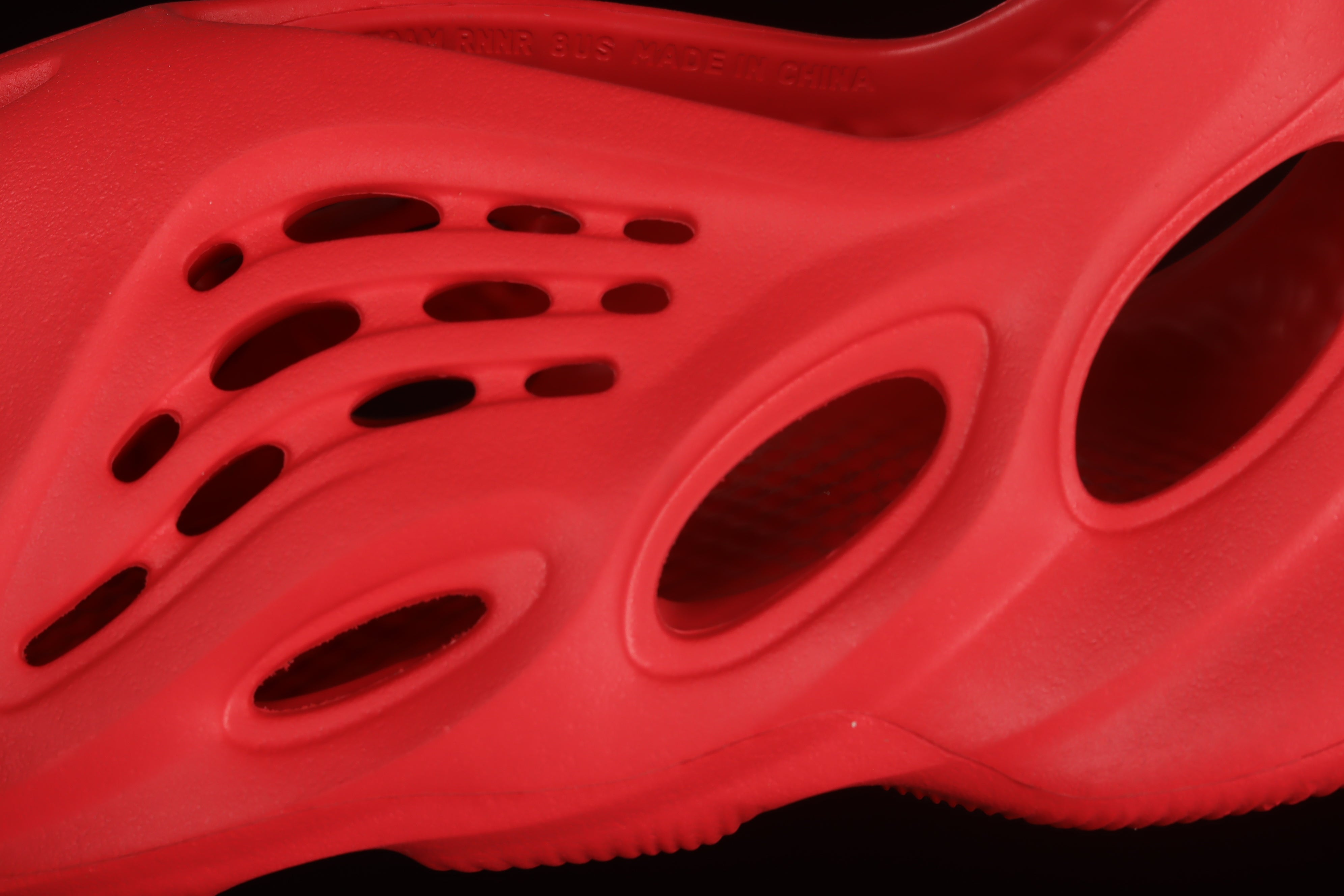 Yeezy Foam RNNR - Vermillion