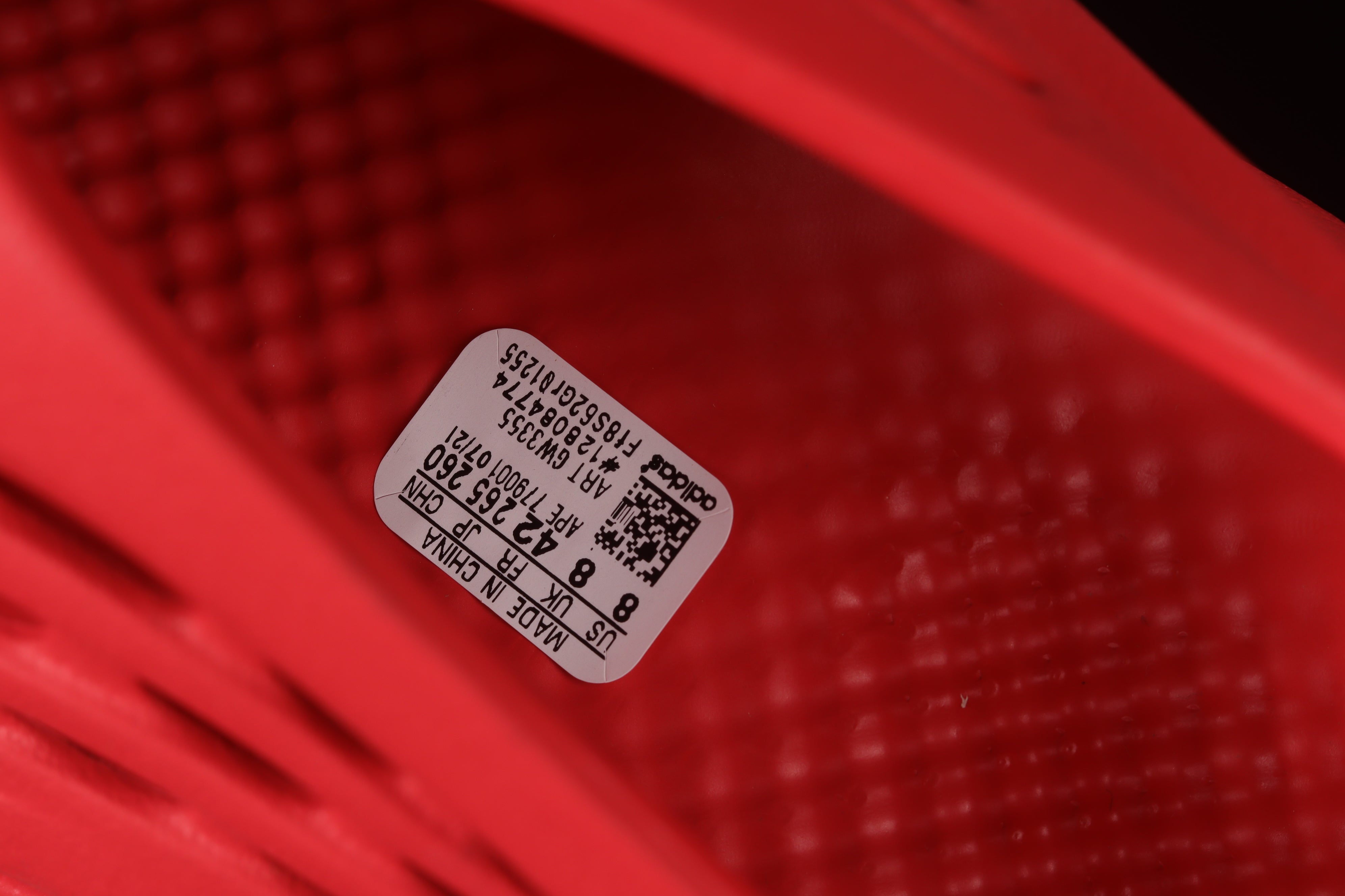 Yeezy Foam RNNR - Vermillion