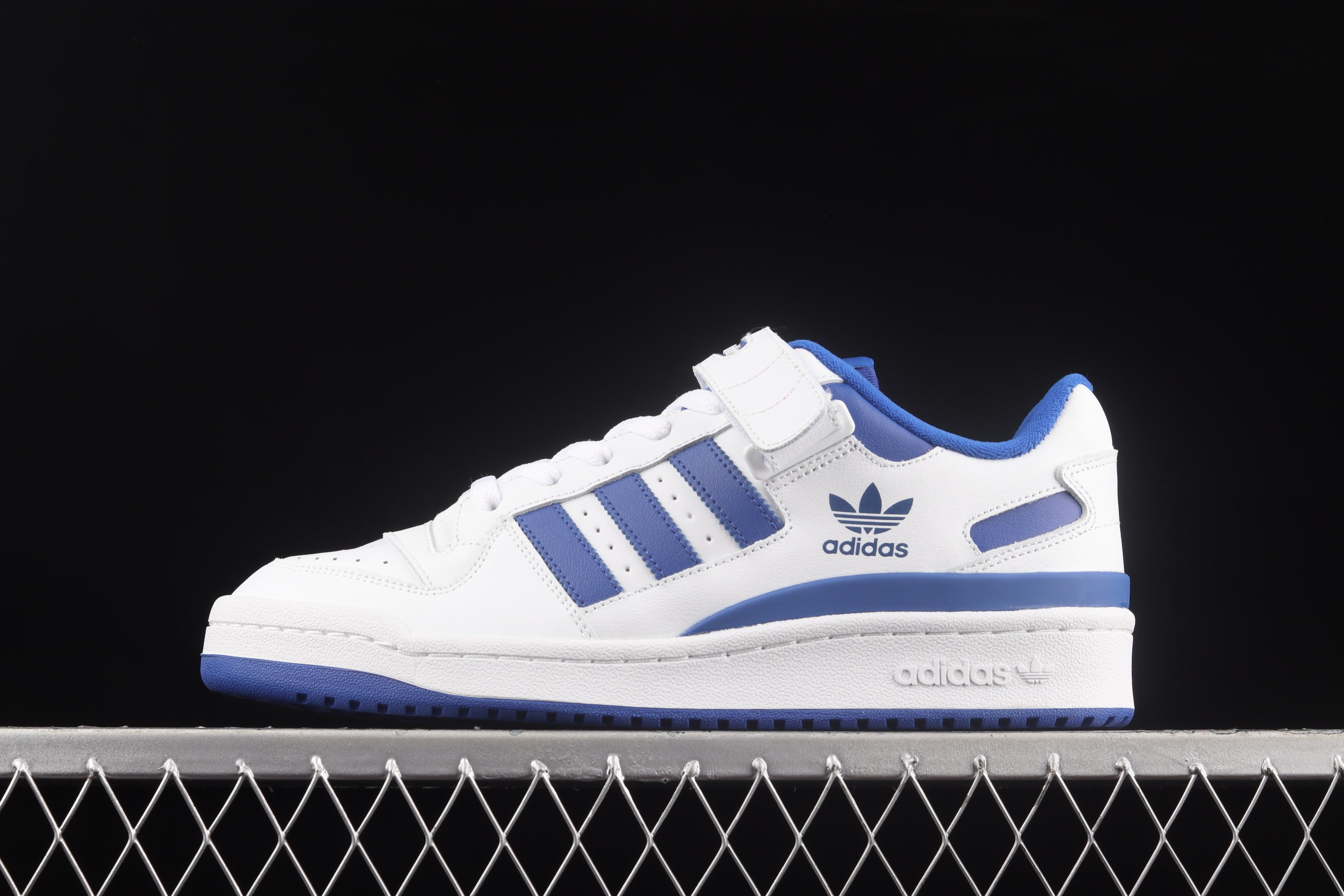 adidasUnisex Forum Low - White/Royal Blue