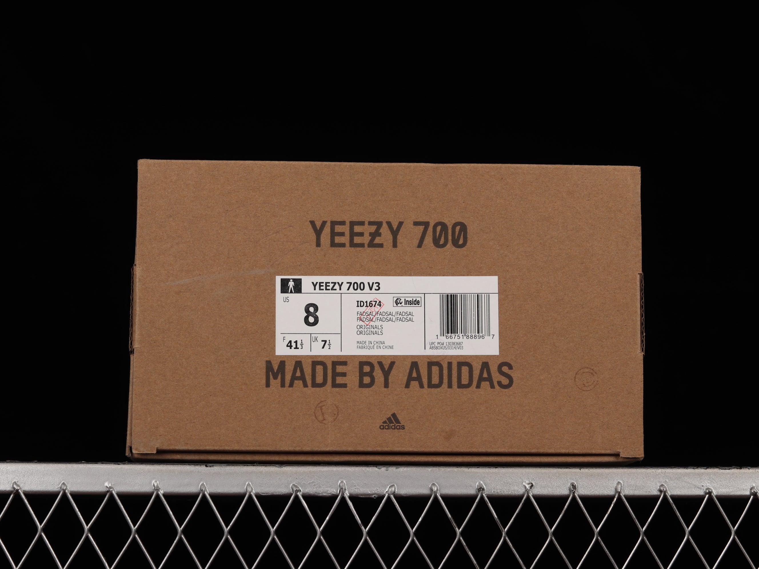adidasUnisex Yeezy 700 V3 - Fade Salt