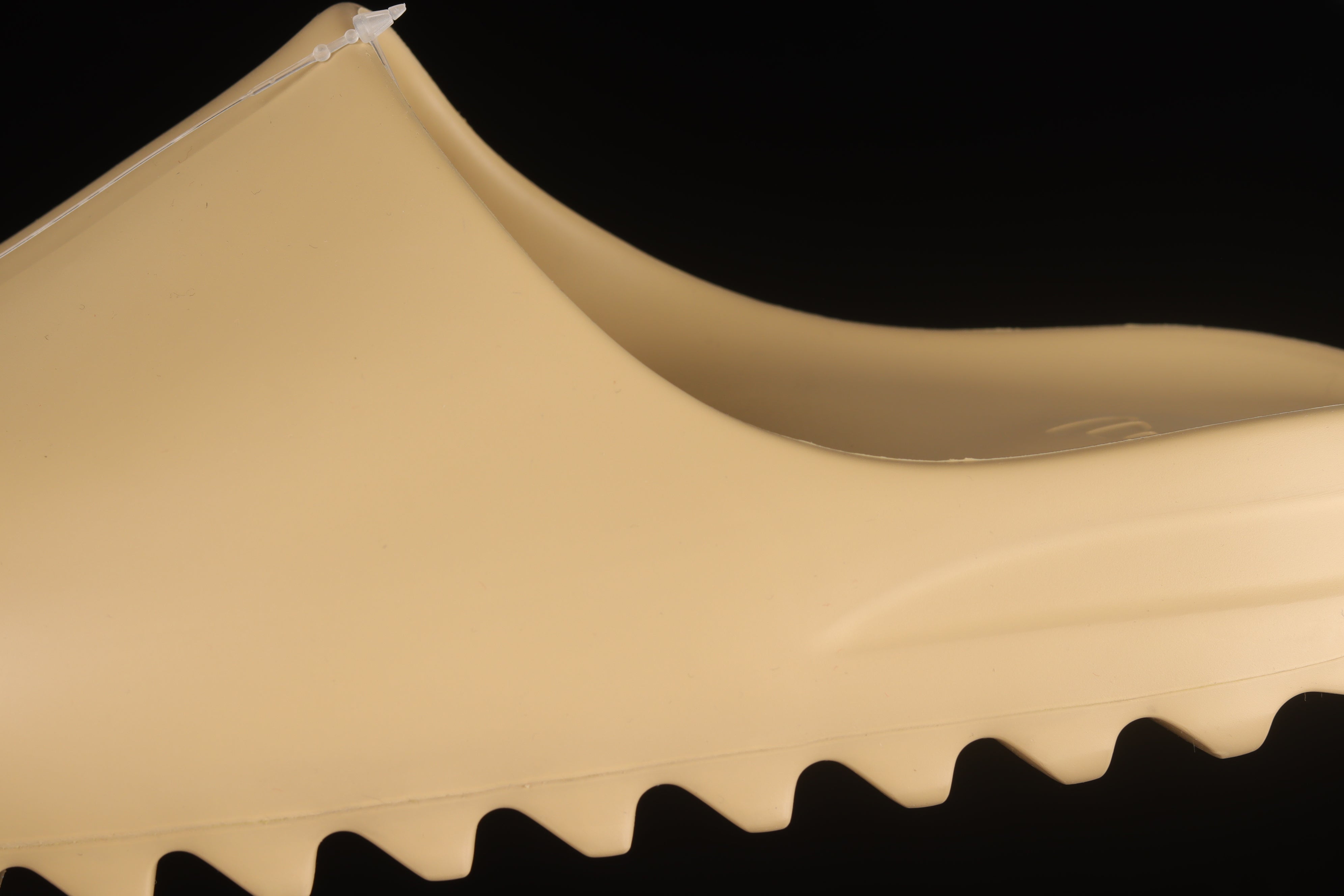 adidasUnisex Yeezy Slide - Desert Sand