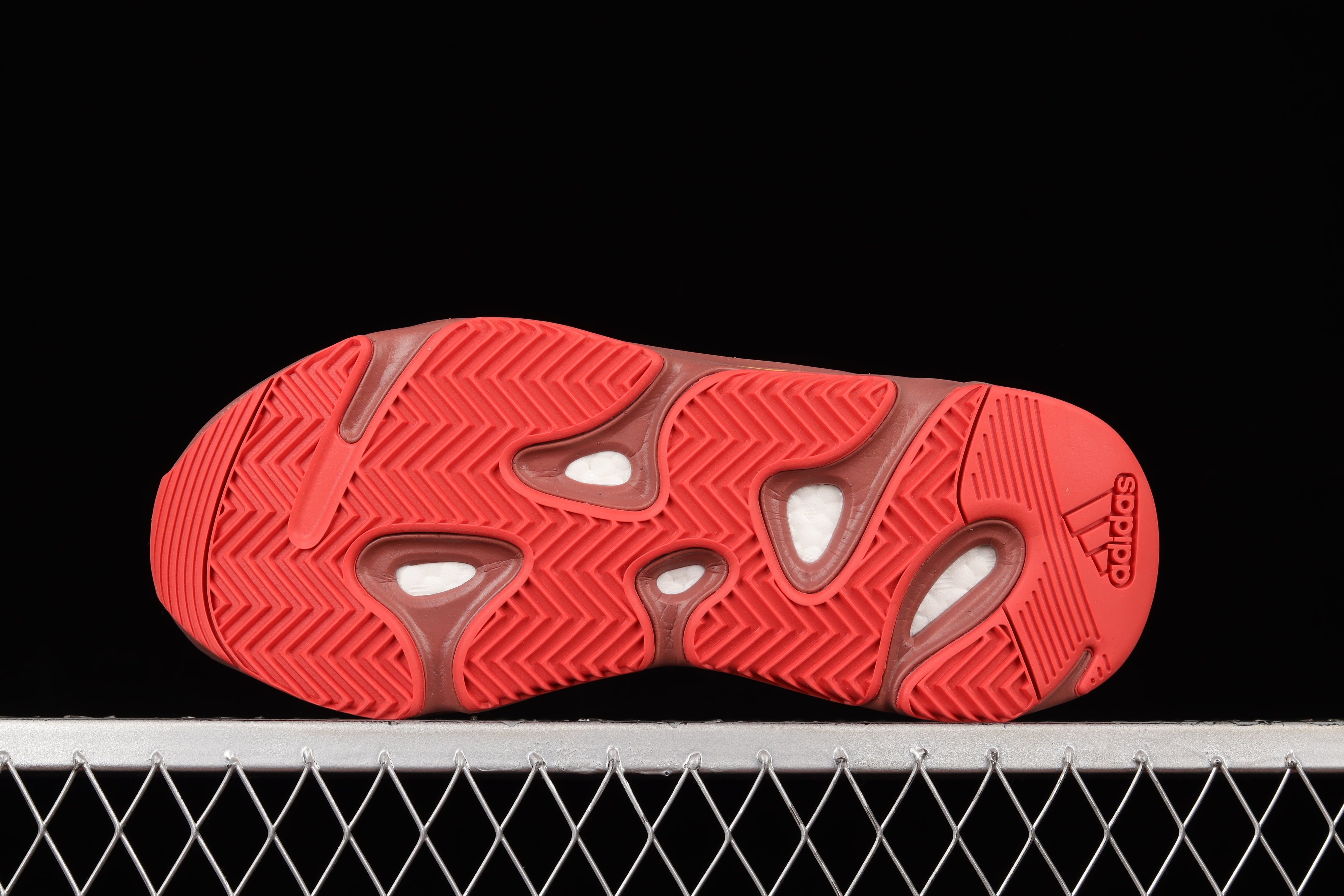 adidasUnisex Yeezy Boost 700 - Hi-Res Red