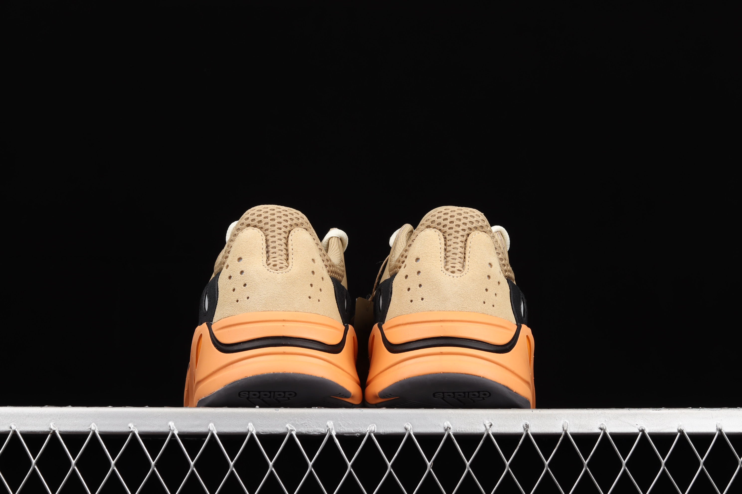 adidasUnisex Yeezy Boost 700 - Enflame Amber
