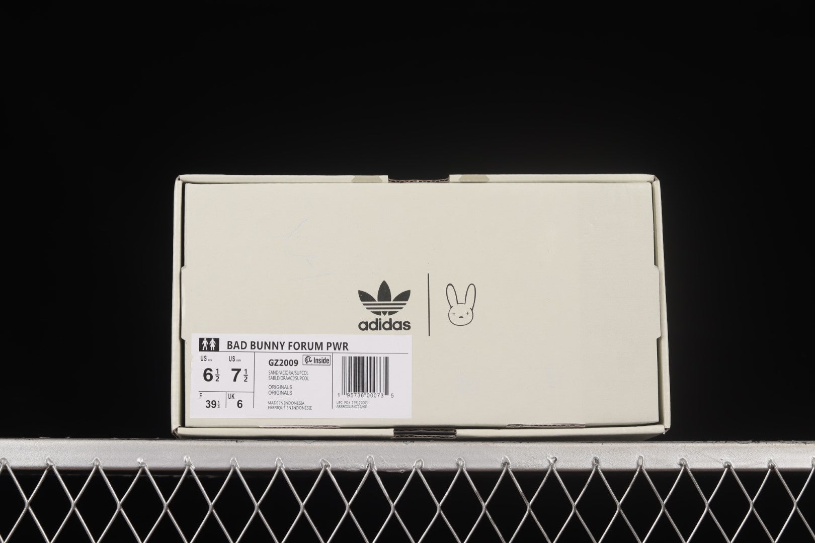 adidasUnisex Bad Bunny - Powerphase Benito