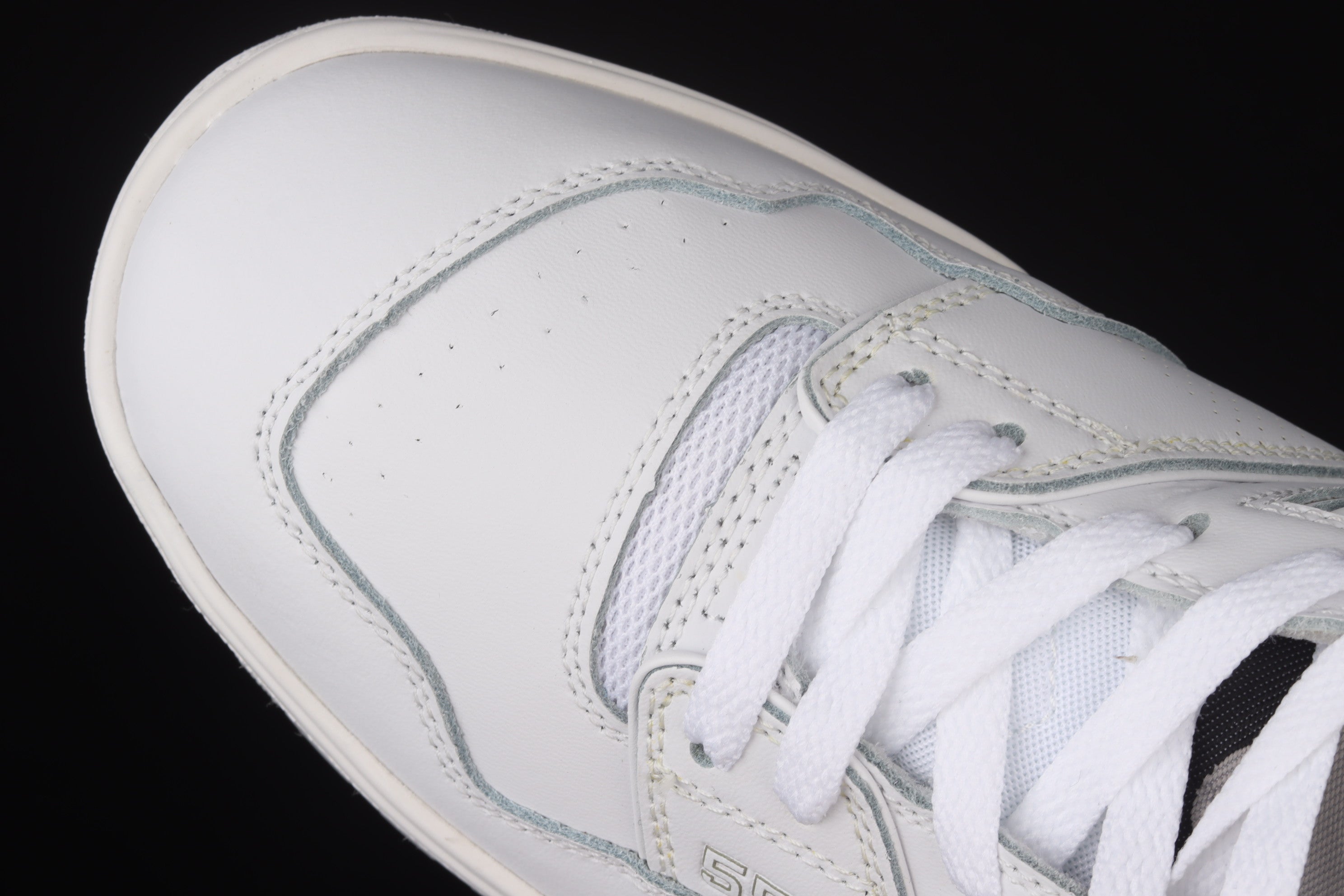 New Balance 550 - White/Grey
