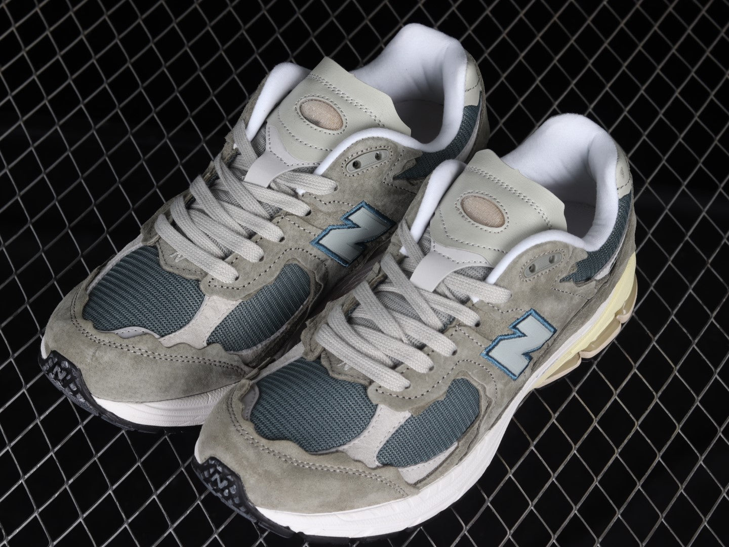 New Balance 2002R - Protection Pack - Mirage Grey