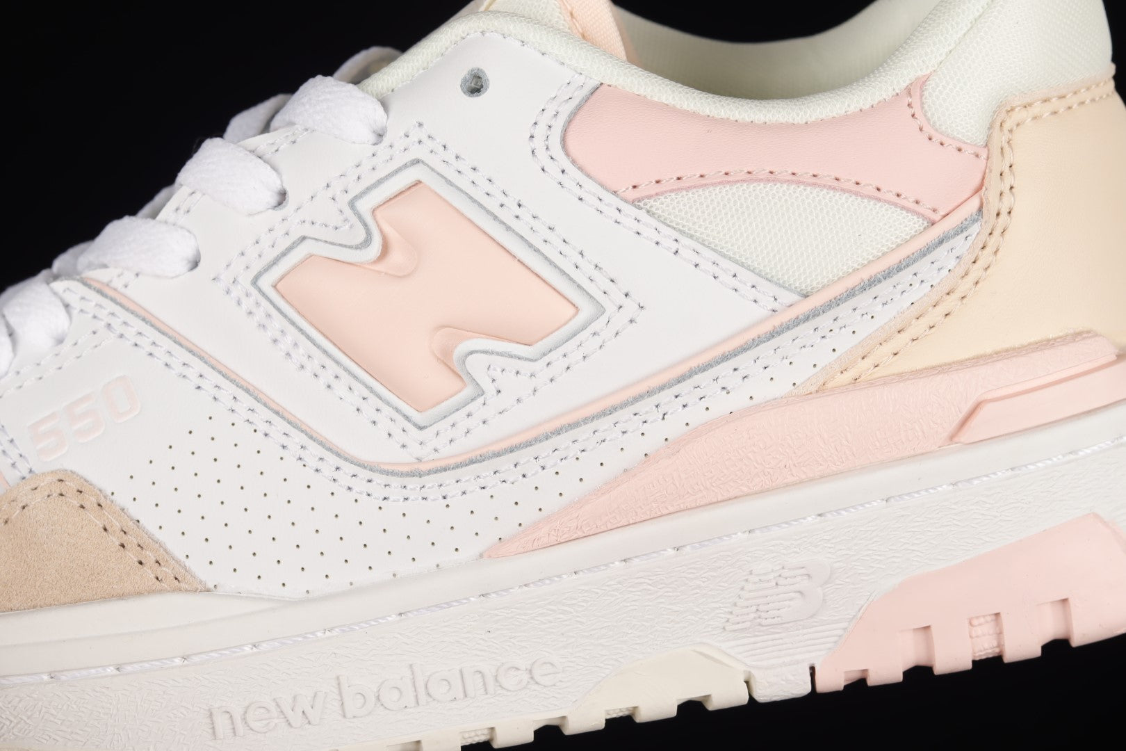 New Balance 550 - White/Pink