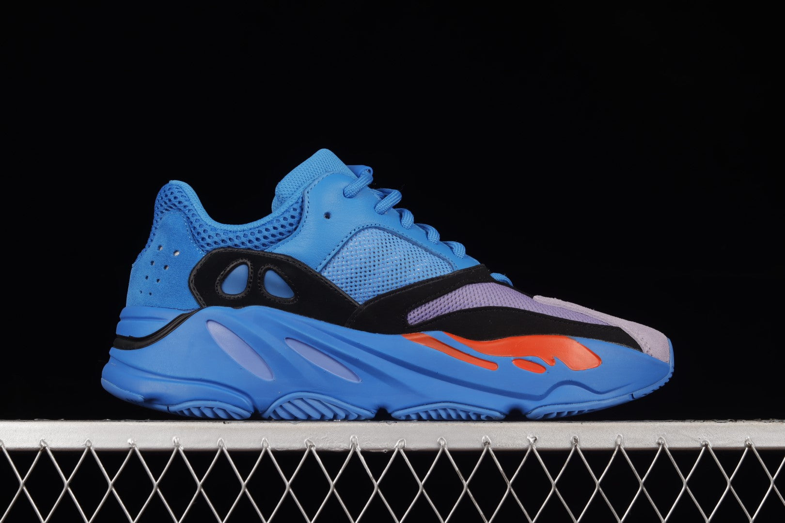 adidasUnisex Yeezy Boost 700 - Hi-Res Blue