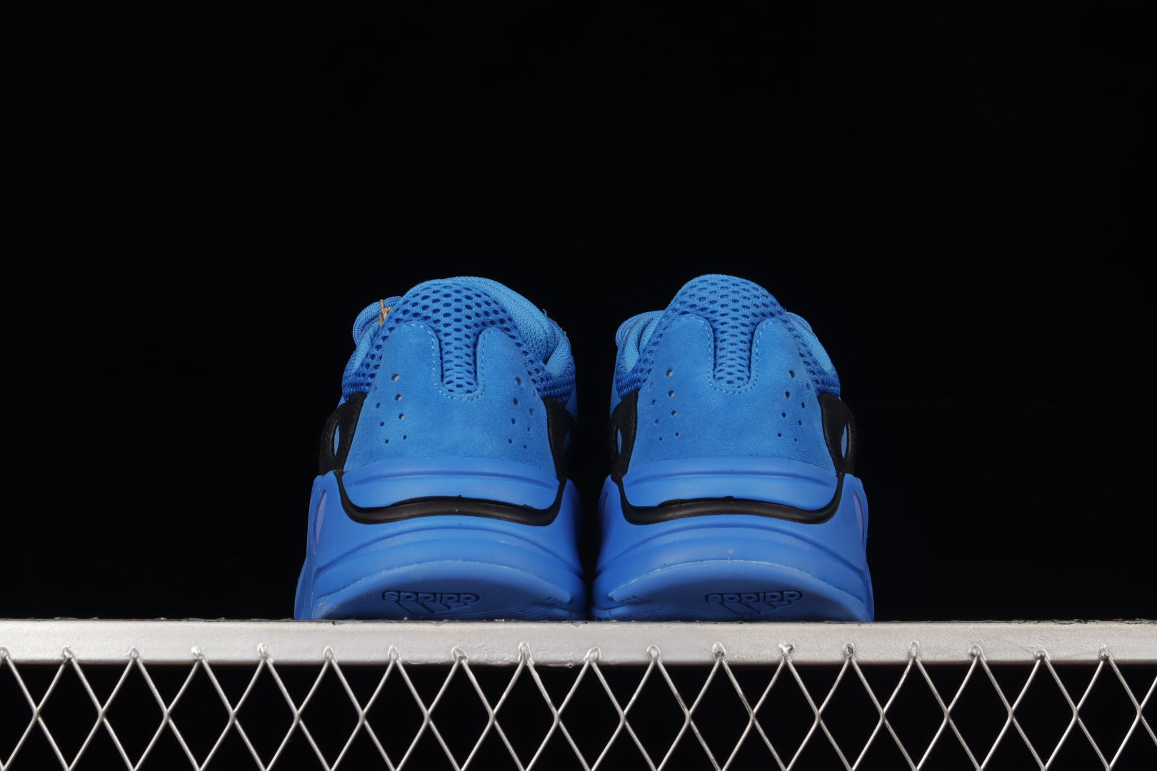 adidasUnisex Yeezy Boost 700 - Hi-Res Blue