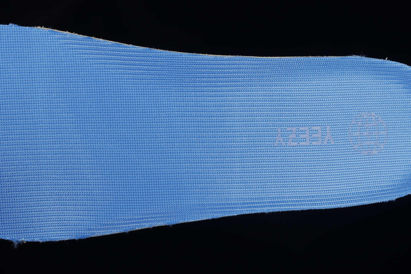 adidasUnisex Yeezy Boost 700 - Hi-Res Blue