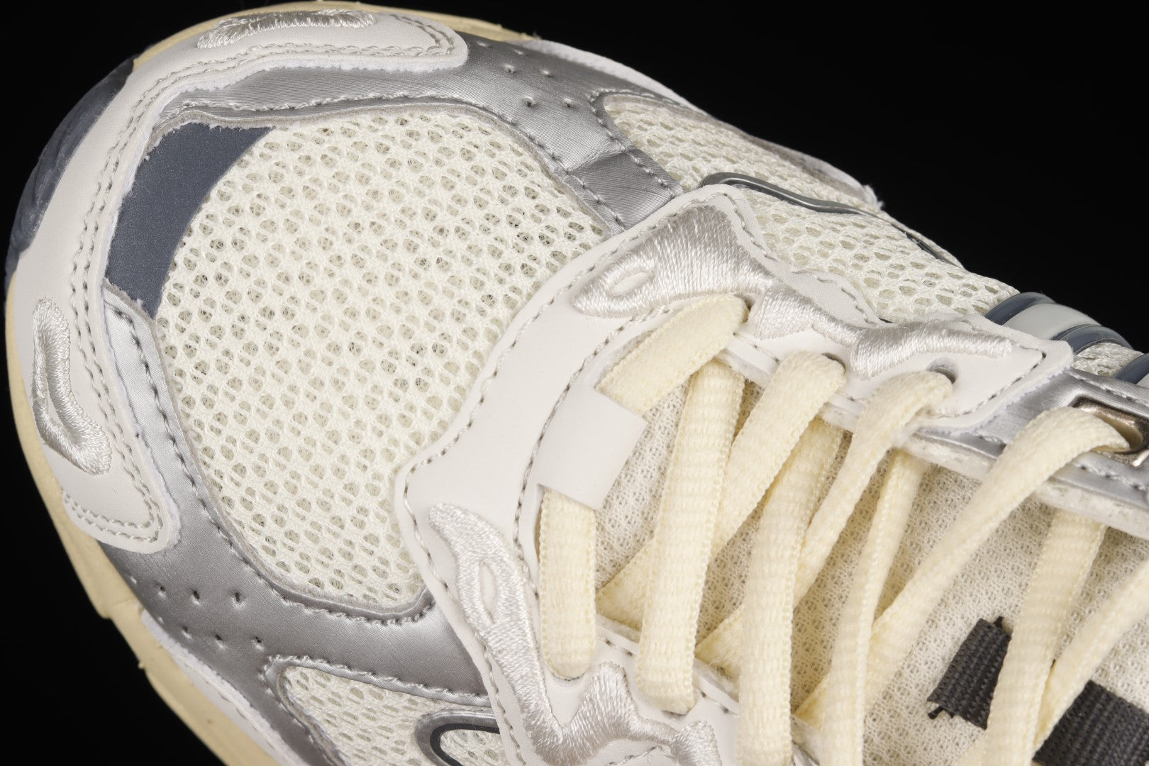 adidasUnisex Response CL Bad Bunny - White