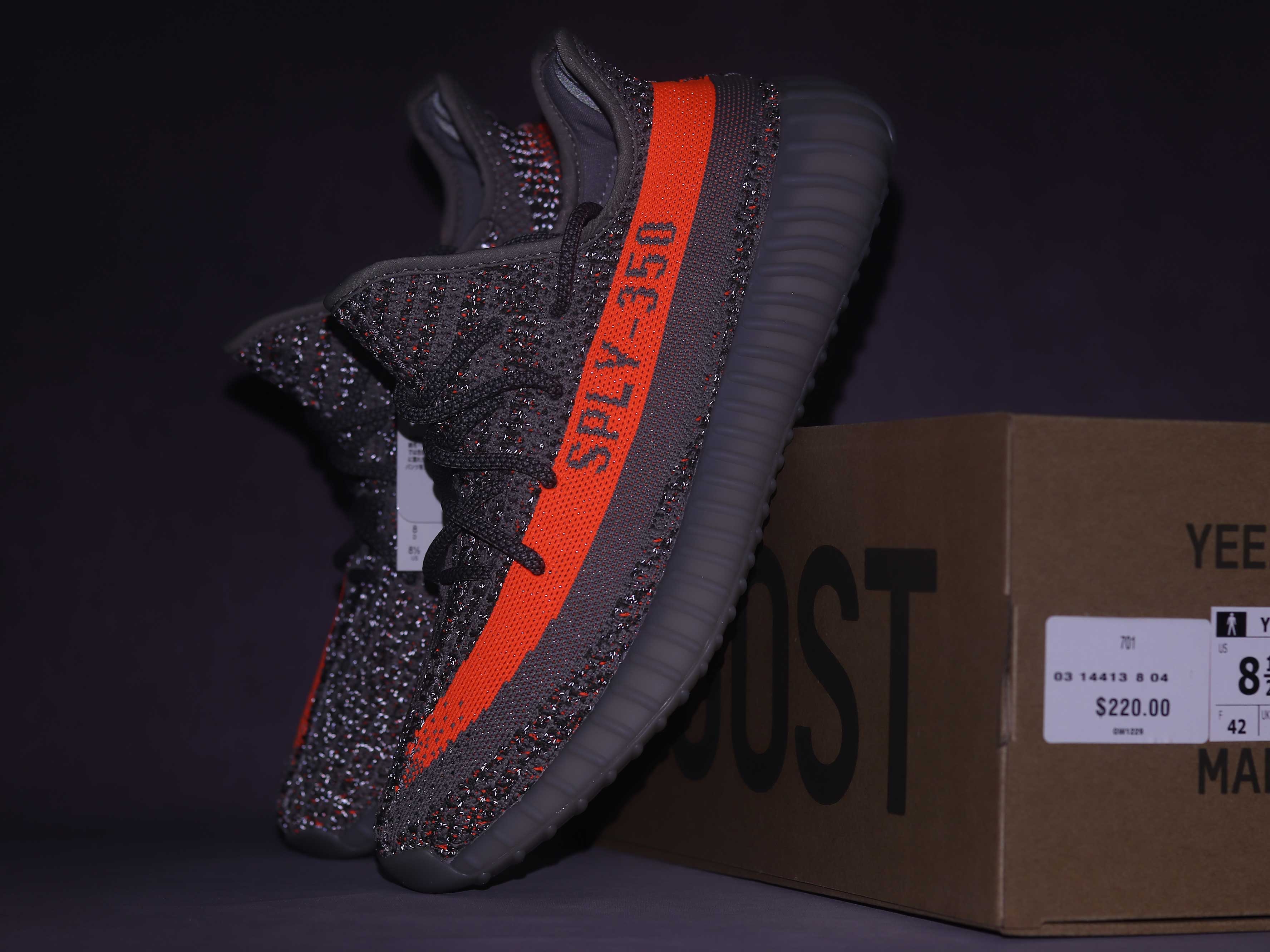 adidasUnisex Yeezy Boost 350 V2 - Beluga Reflective
