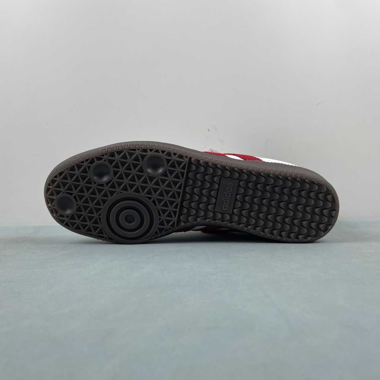 adidasUnisex Samba - Team Victory Red
