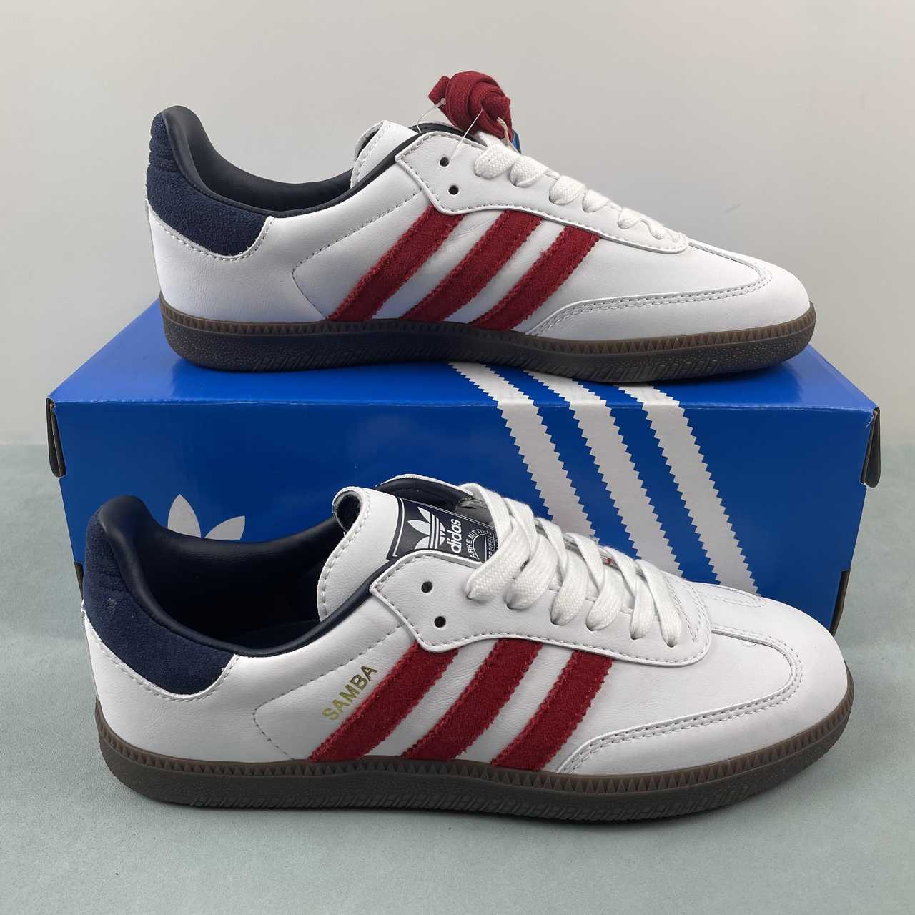 adidasUnisex Samba - Team Victory Red