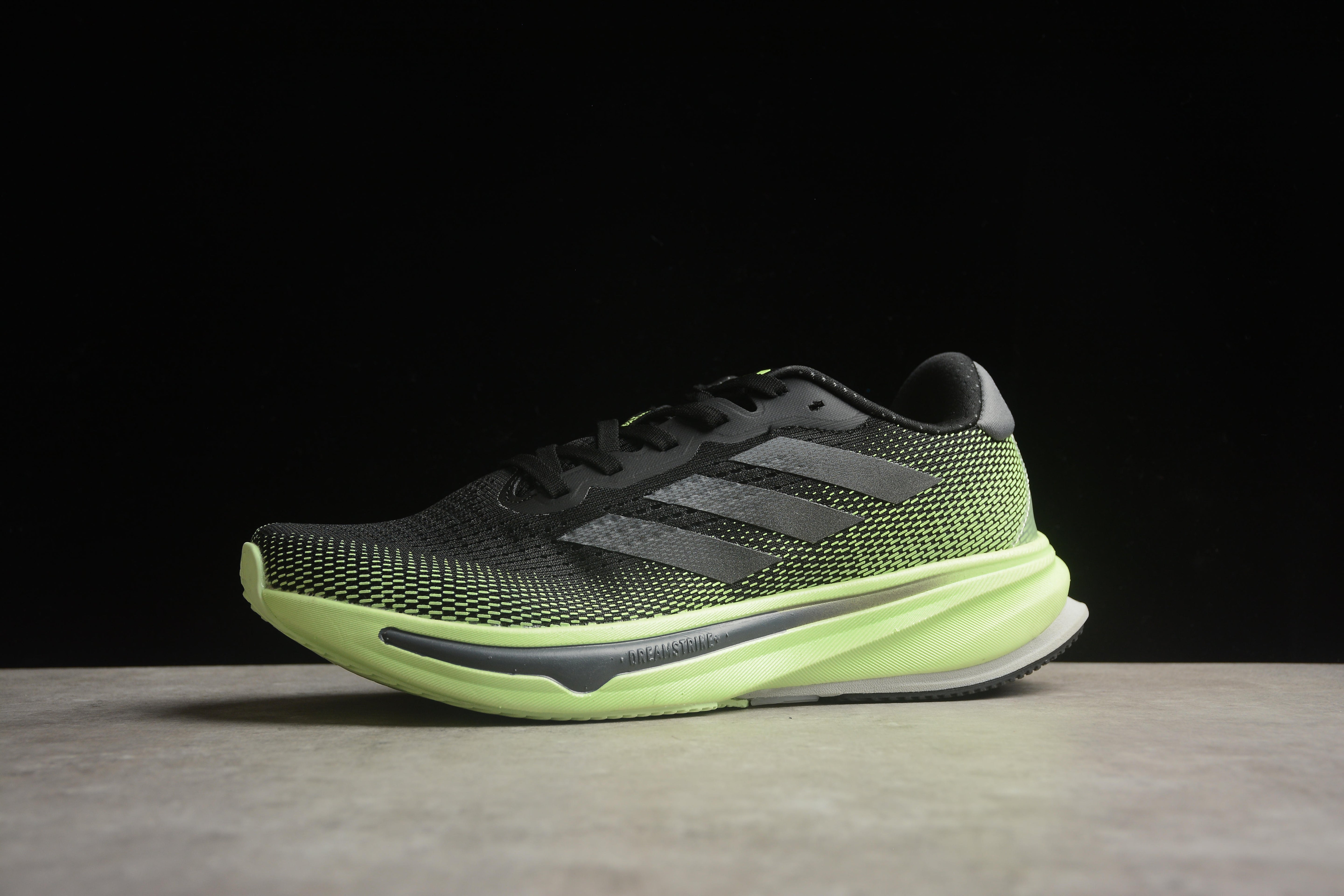 adidasUnisex Supernova Rise - Neon Strike