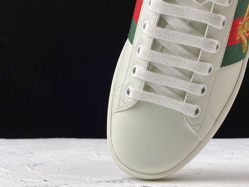 GUCCIUnisex Embroidered ace Bee - White